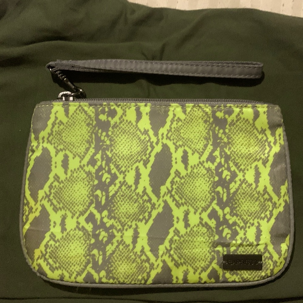 Express wristlet